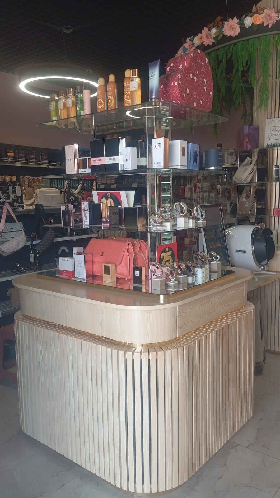 Floventy Tomruksuyu Mağazası